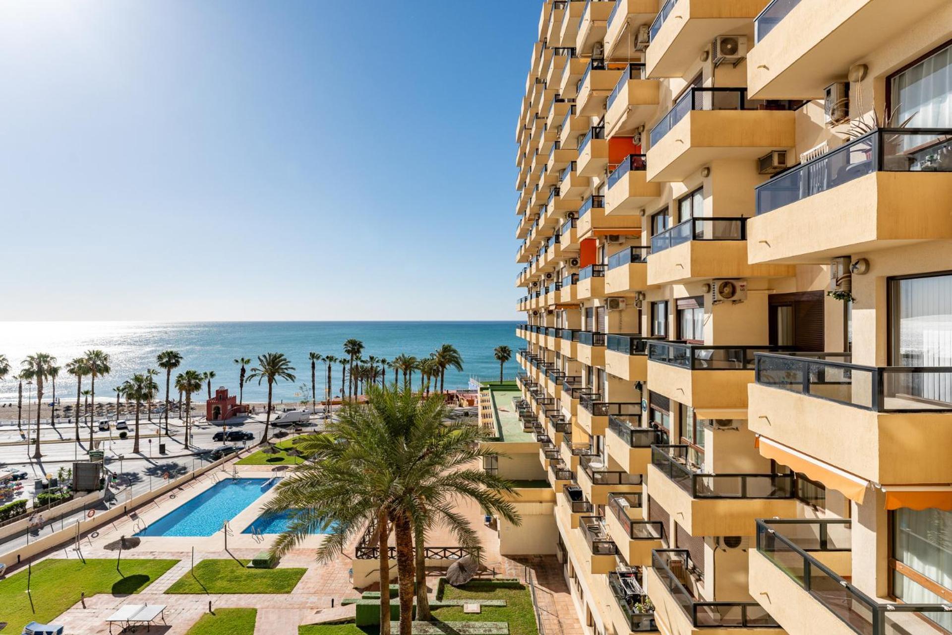Malagasuite New Aloha Playa Беналмадена Екстериор снимка